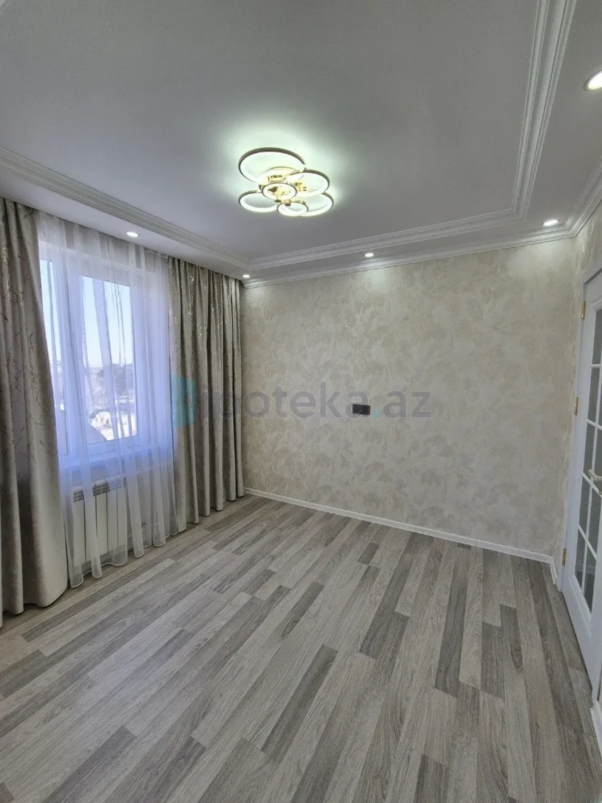 Satılır 2 otaqlı köhnə tikili 40 m²
