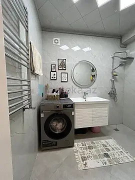 Satılır 2 otaqlı köhnə tikili 70 m²