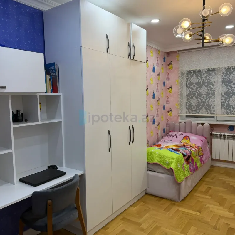 Satılır 3 otaqlı köhnə tikili 90 m²