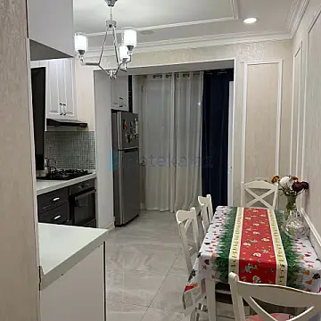 Satılır 3 otaqlı köhnə tikili 90 m²