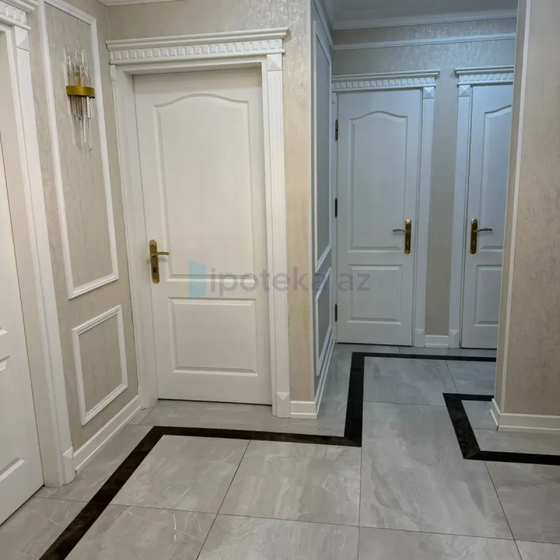 Satılır 3 otaqlı köhnə tikili 90 m²