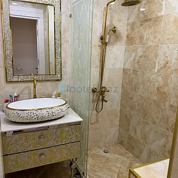 Satılır 3 otaqlı köhnə tikili 90 m²