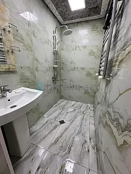 Satılır 3 otaqlı köhnə tikili 90 m²