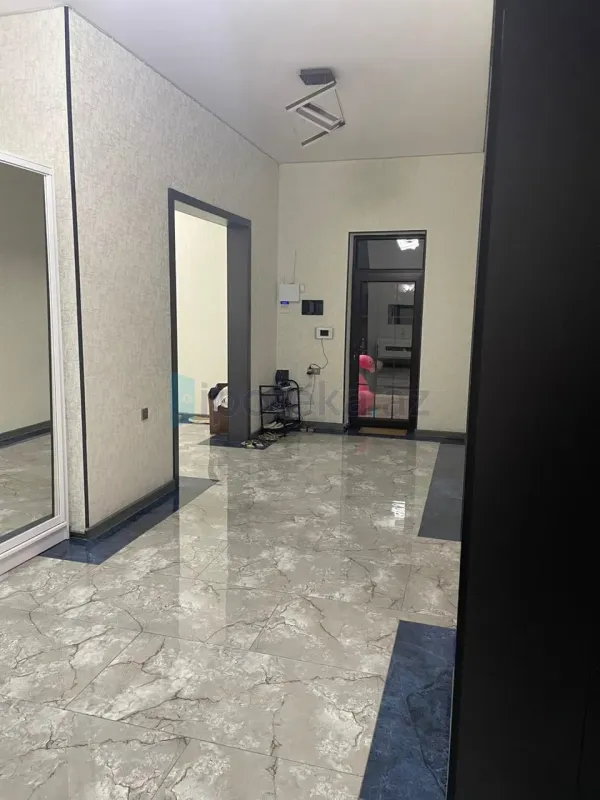 Satılır 5 otaqlı həyət evi 171 m²