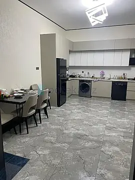 Satılır 5 otaqlı həyət evi 171 m²