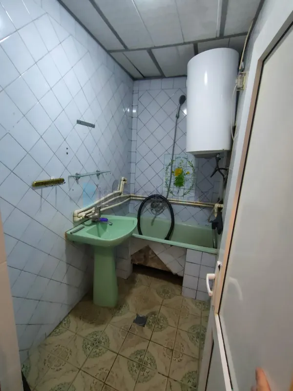 Satılır 3 otaqlı köhnə tikili 70 m²