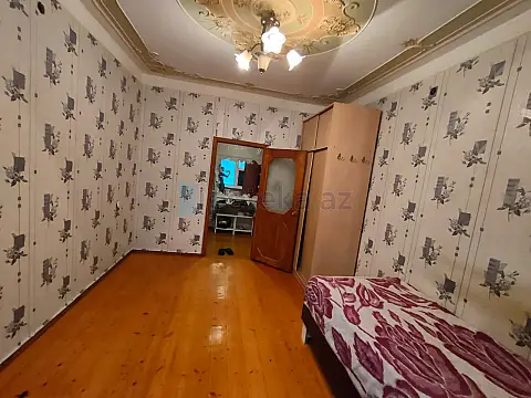 Satılır 3 otaqlı köhnə tikili 70 m²