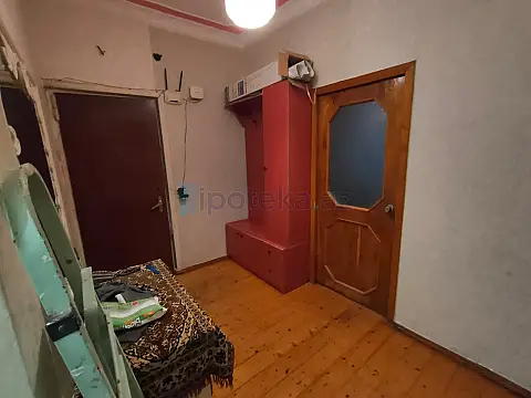 Satılır 3 otaqlı köhnə tikili 70 m²
