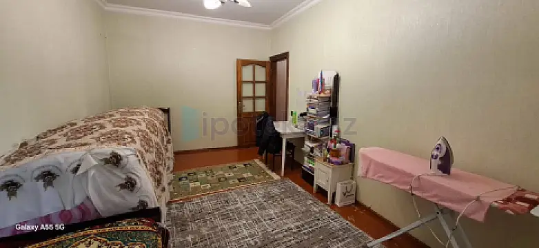 Satılır 4 otaqlı köhnə tikili 100 m²