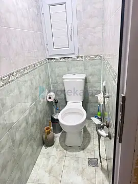 Satılır 4 otaqlı köhnə tikili 100 m²