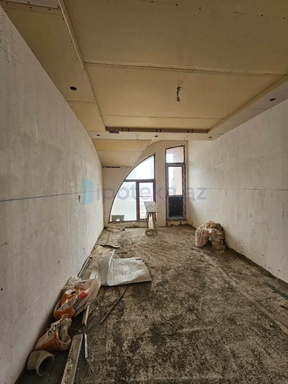 Satılır 3 otaqlı yeni tikili 82 m²