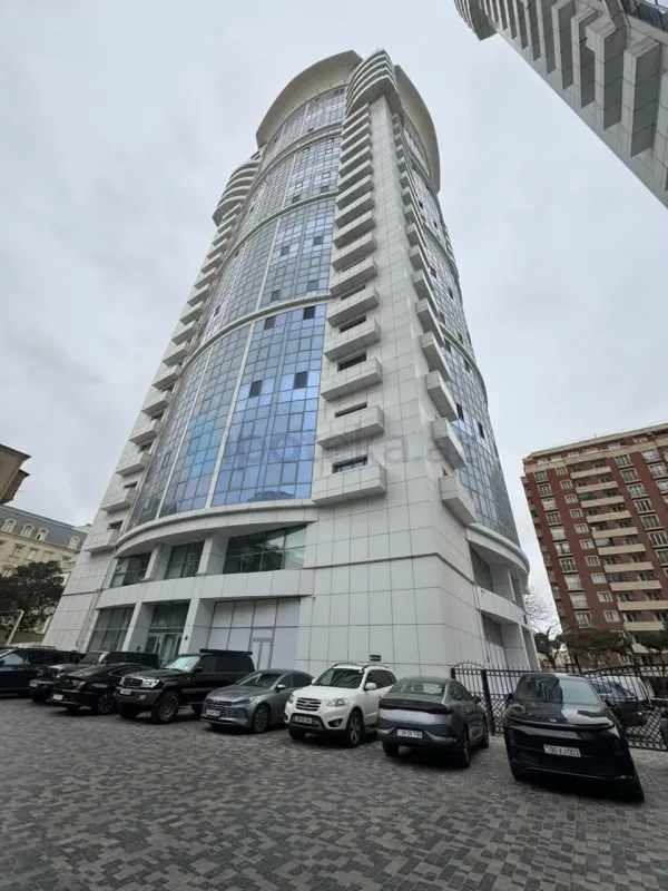 Satılır 4 otaqlı yeni tikili 224 m²