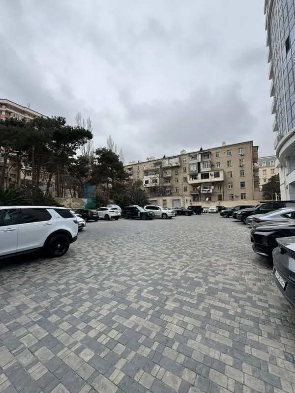 Satılır 4 otaqlı yeni tikili 224 m²