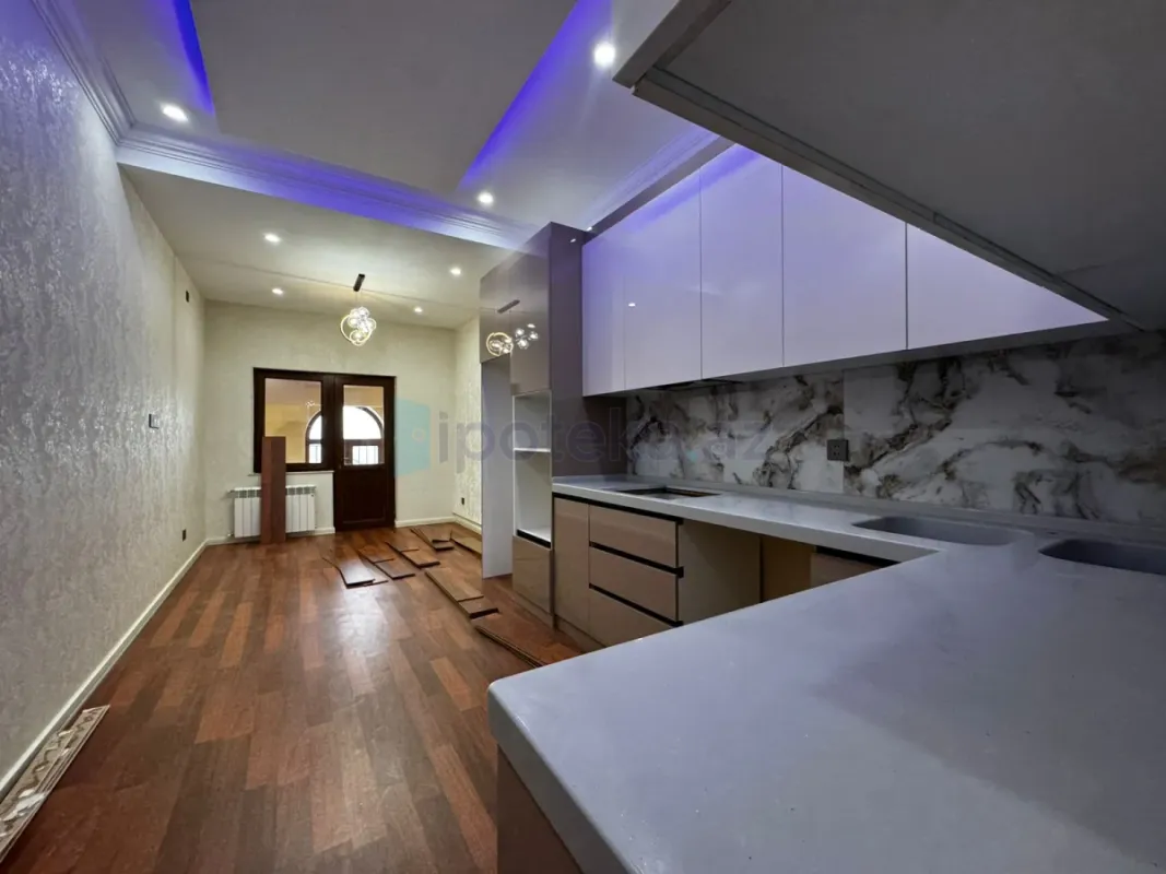 Satılır 2 otaqlı yeni tikili 85 m²