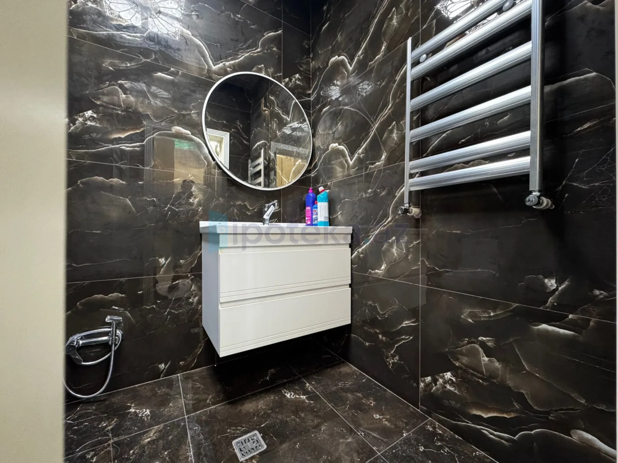 Satılır 2 otaqlı yeni tikili 85 m²