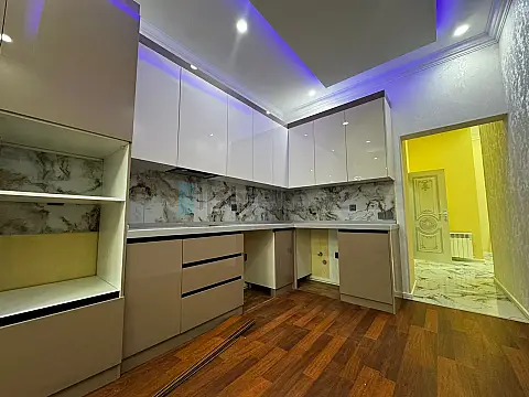 Satılır 2 otaqlı yeni tikili 85 m²