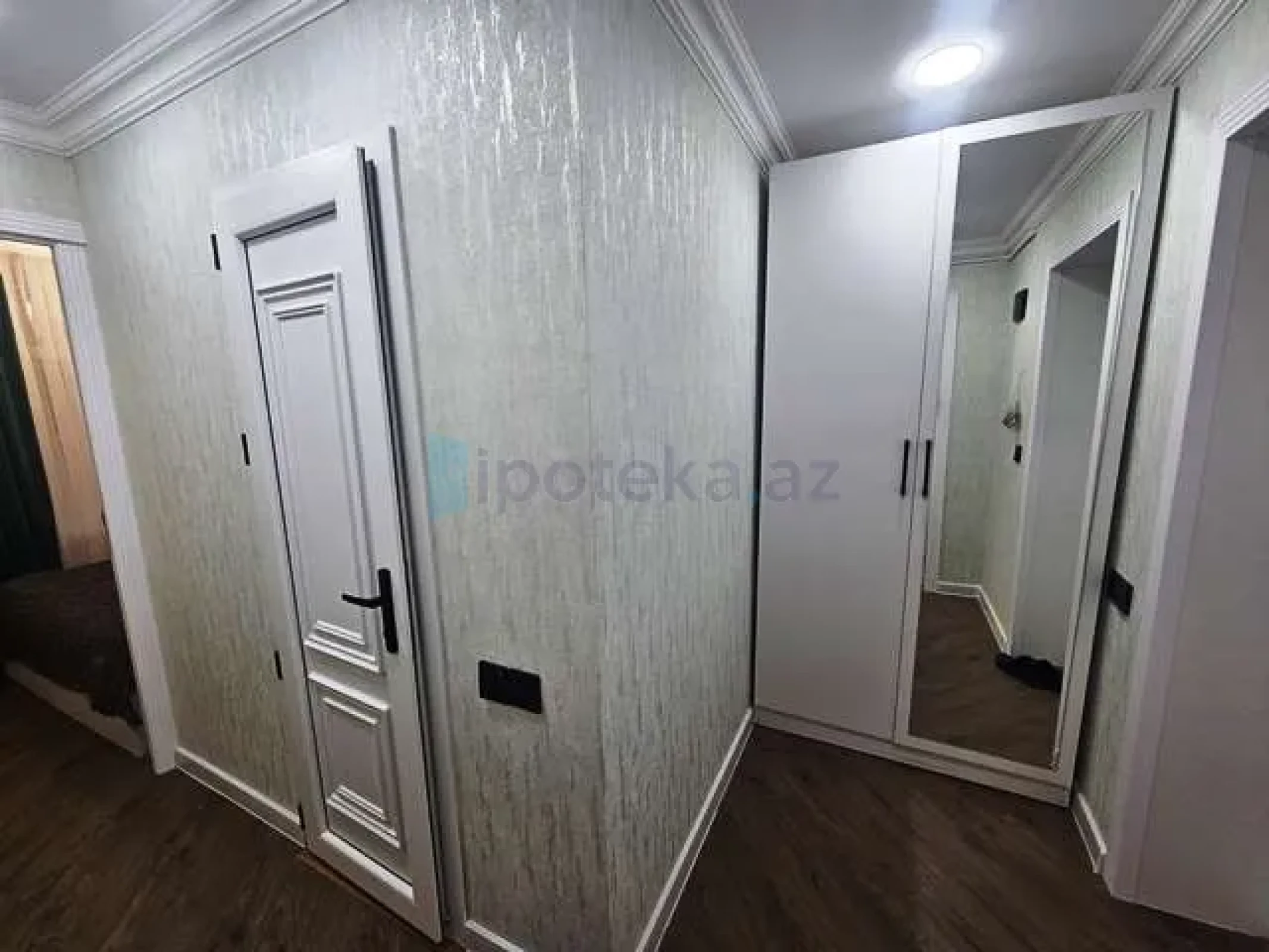 Satılır 2 otaqlı köhnə tikili 35 m²