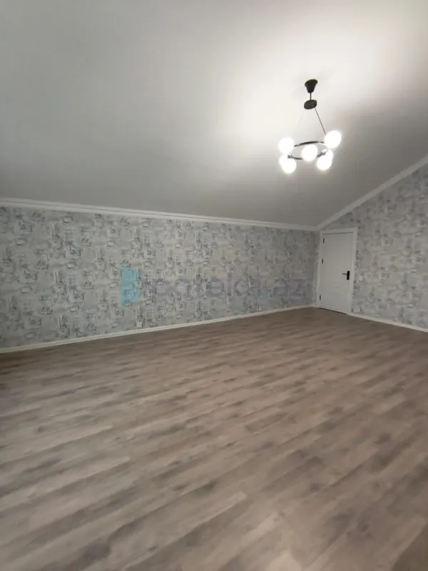 Satılır 6 otaqlı həyət evi 250 m²