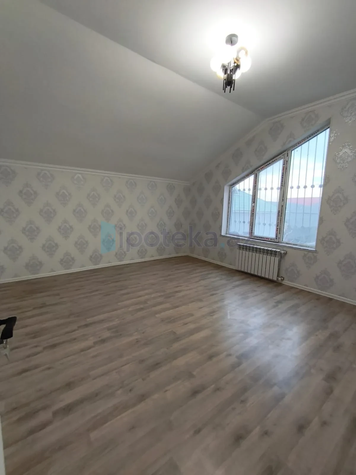 Satılır 6 otaqlı həyət evi 250 m²