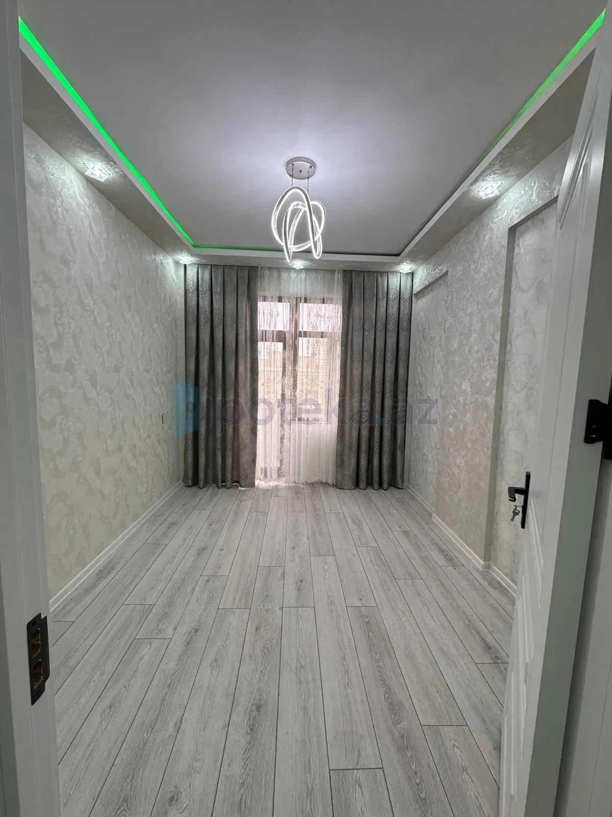 Satılır 3 otaqlı yeni tikili 61 m²