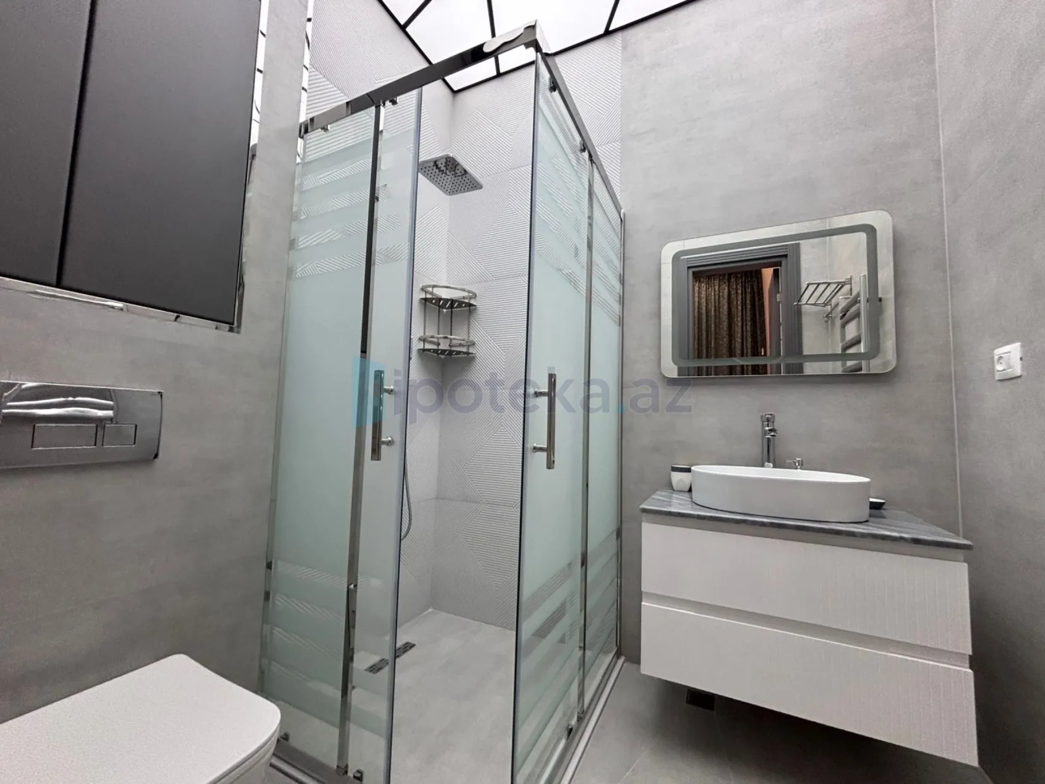 Satılır 4 otaqlı mənzil 200 m²