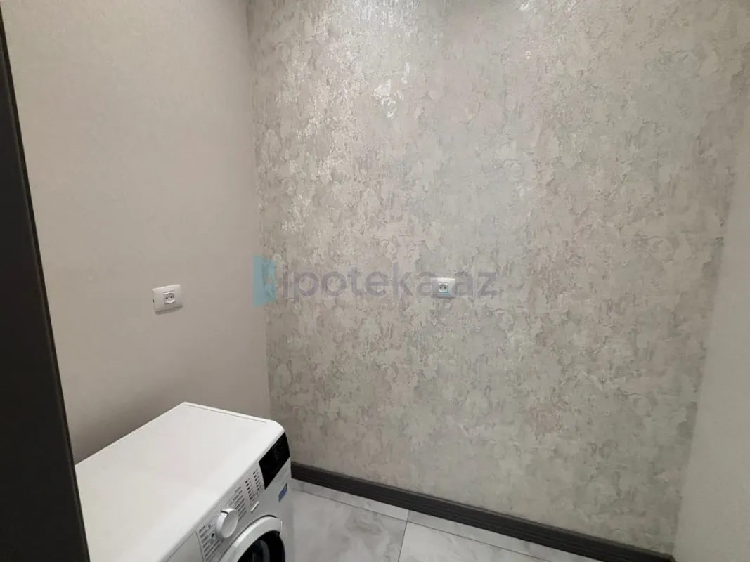 Satılır 4 otaqlı mənzil 200 m²