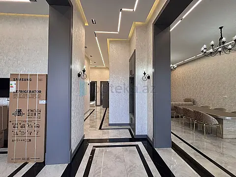Satılır 4 otaqlı mənzil 200 m²