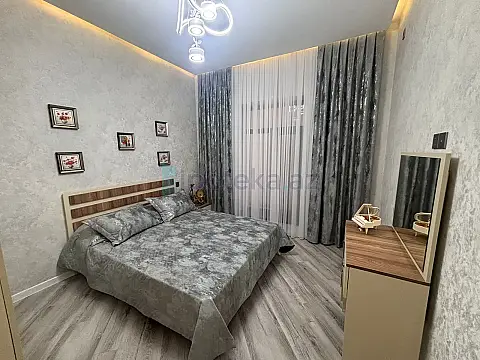 Satılır 4 otaqlı mənzil 150 m²