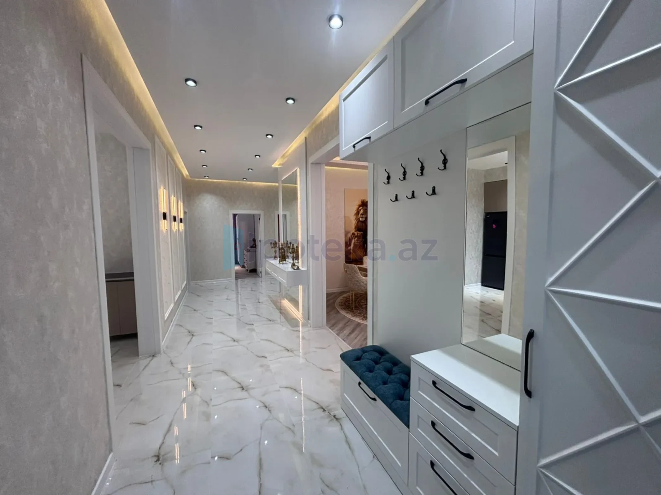 Satılır 4 otaqlı mənzil 150 m²