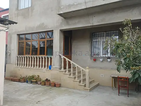 Satılır 5 otaqlı həyət evi 220 m²