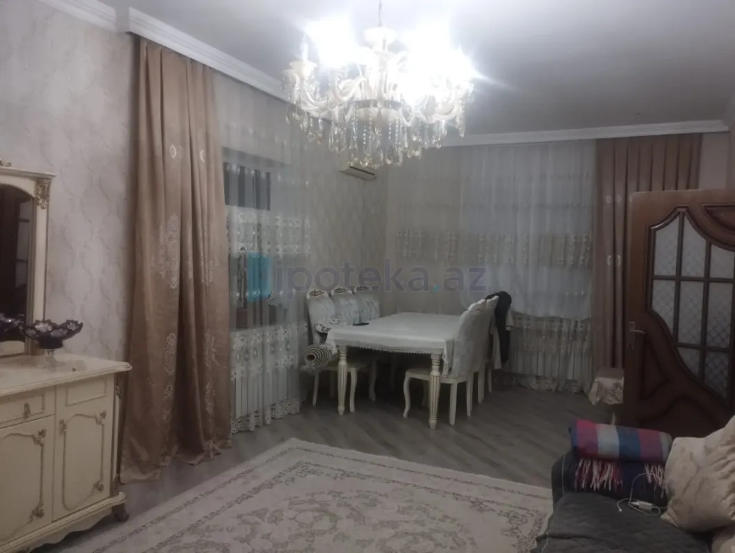 Satılır 5 otaqlı həyət evi 220 m²