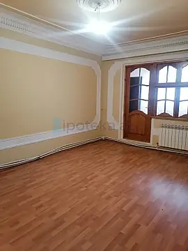 Satılır 2 otaqlı köhnə tikili 70 m²