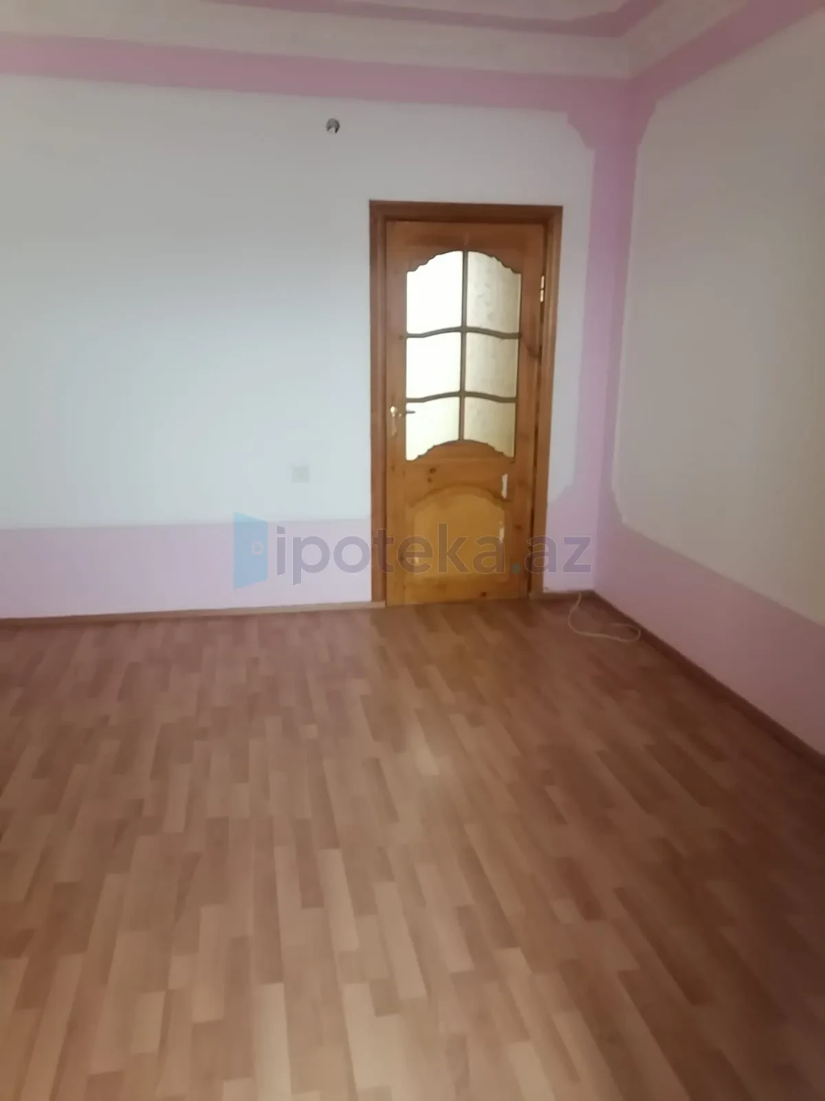 Satılır 2 otaqlı köhnə tikili 70 m²