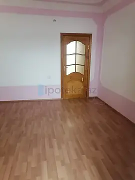 Satılır 2 otaqlı köhnə tikili 70 m²