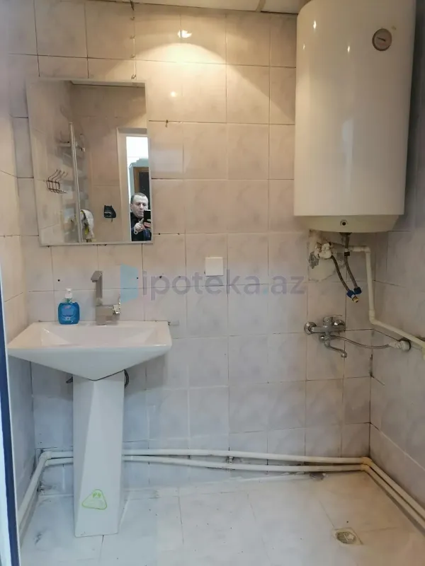 Satılır 2 otaqlı köhnə tikili 70 m²