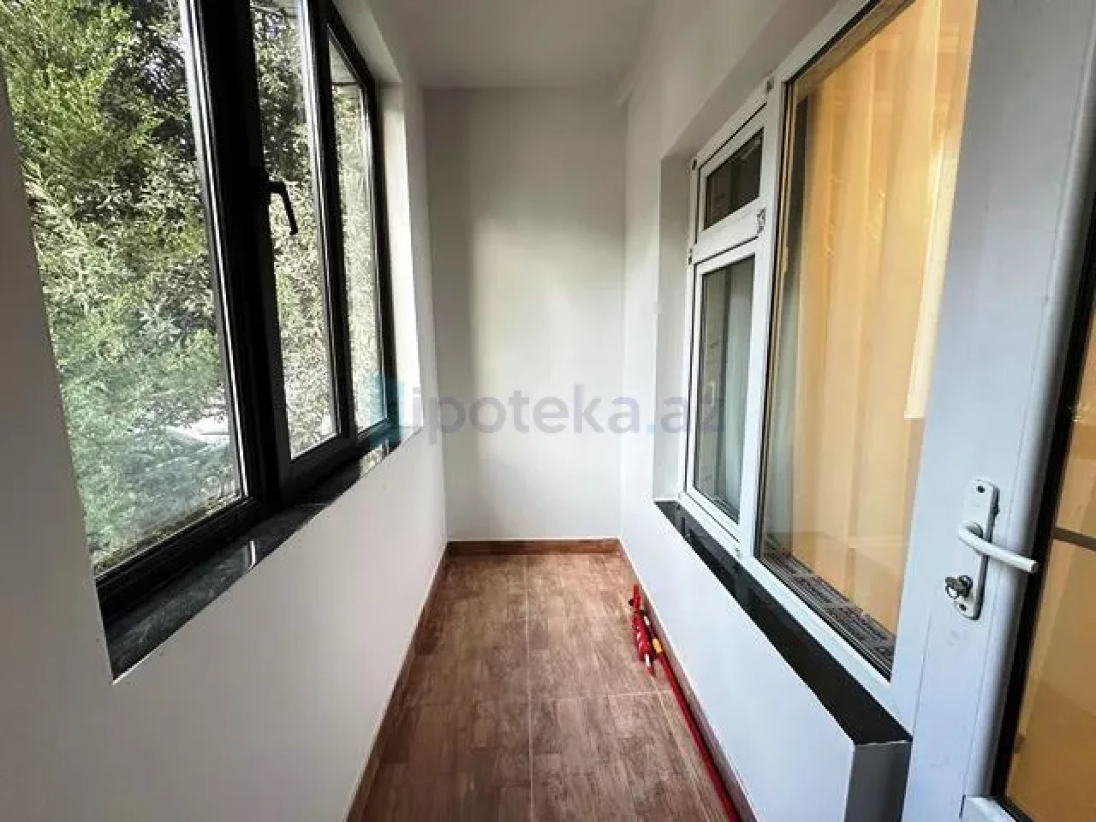 Satılır 2 otaqlı köhnə tikili 65 m²