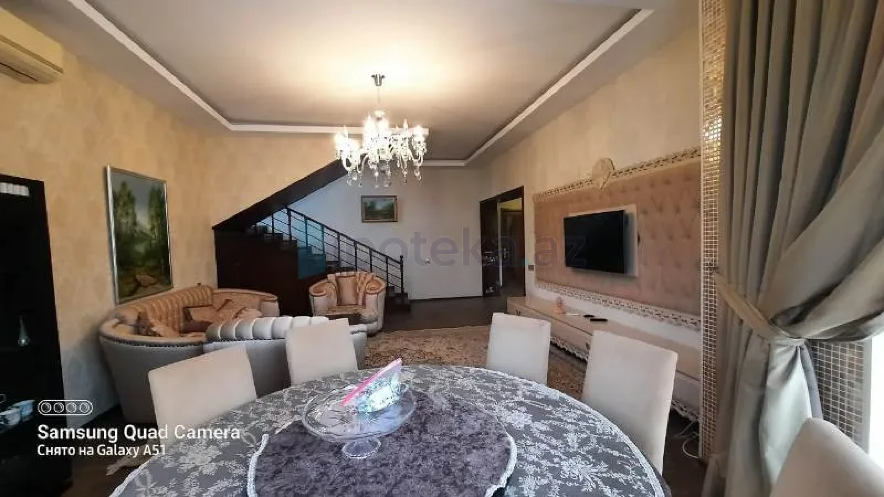 Satılır 5 otaqlı həyət evi 450 m²