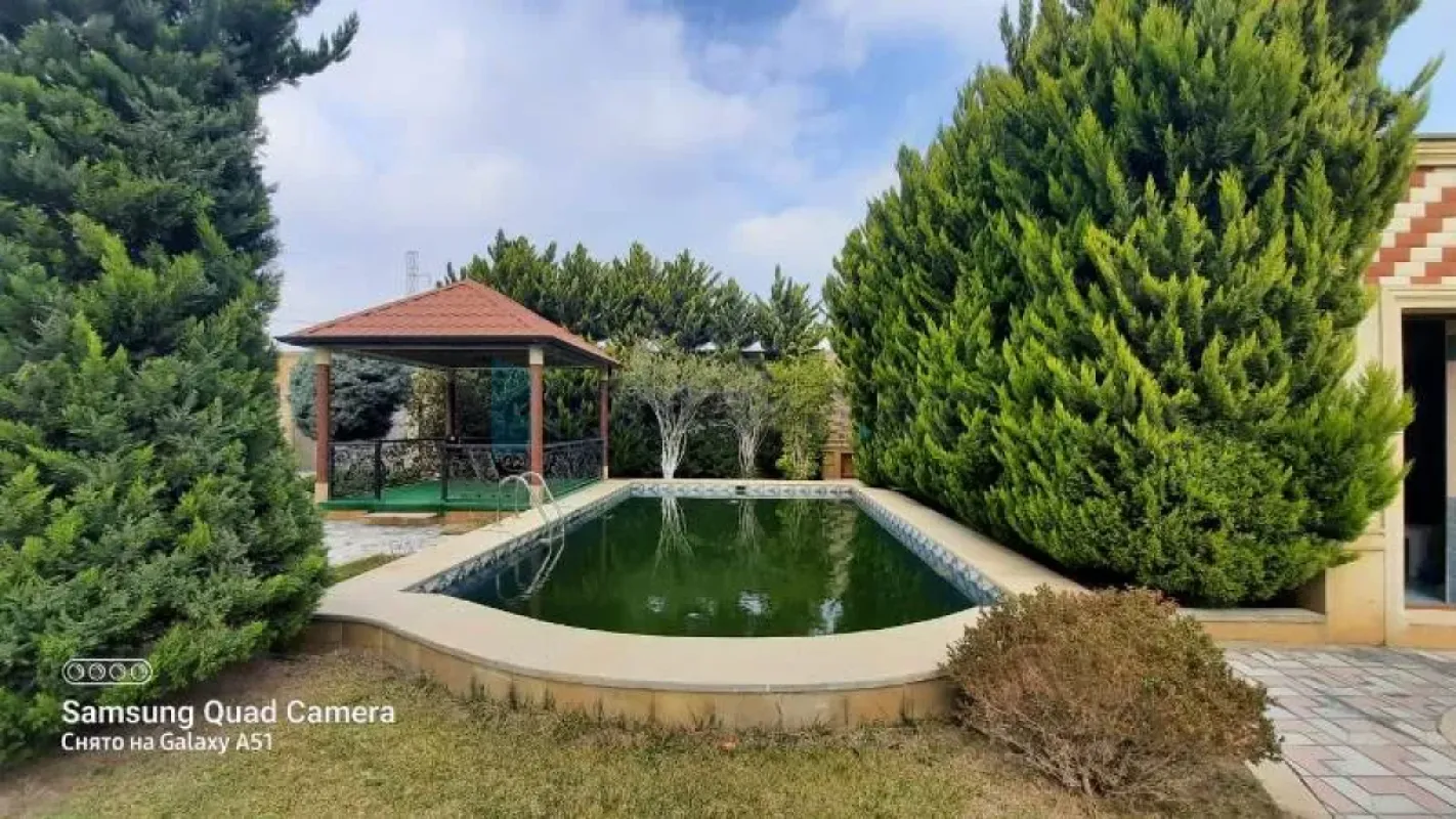 Satılır 5 otaqlı həyət evi 450 m²