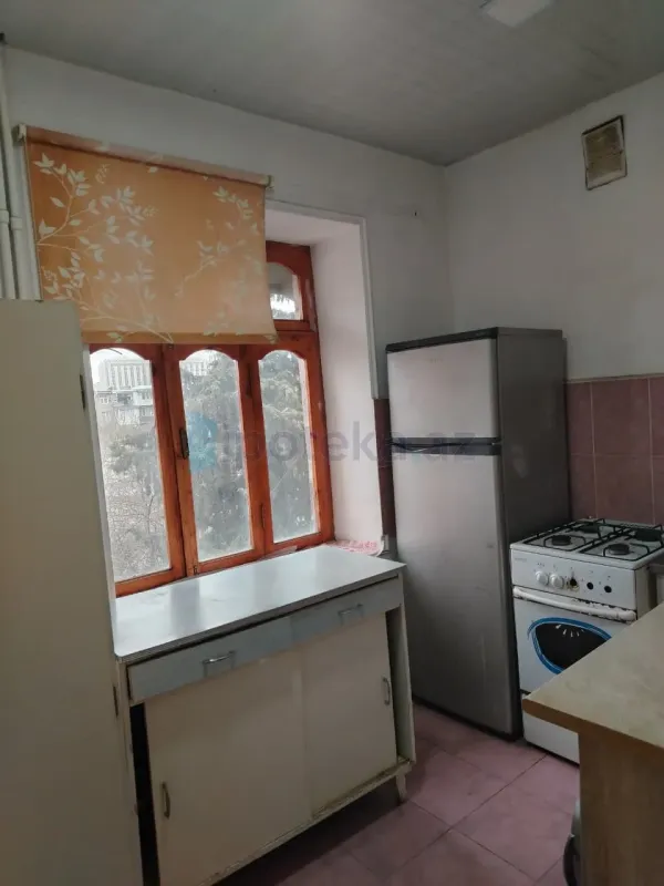 Satılır 2 otaqlı köhnə tikili 45 m²