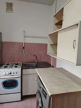 Satılır 2 otaqlı köhnə tikili 45 m²