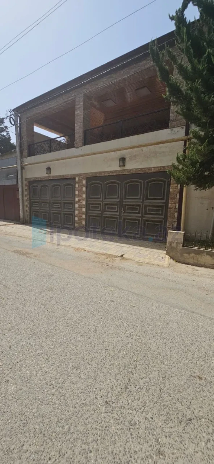 Satılır 8 otaqlı həyət evi 350 m²