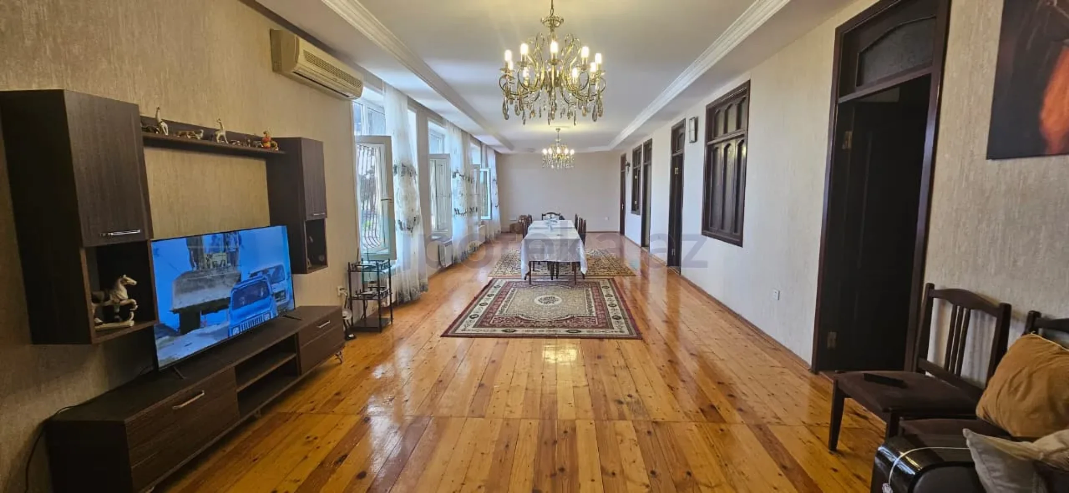 Satılır 8 otaqlı həyət evi 350 m²