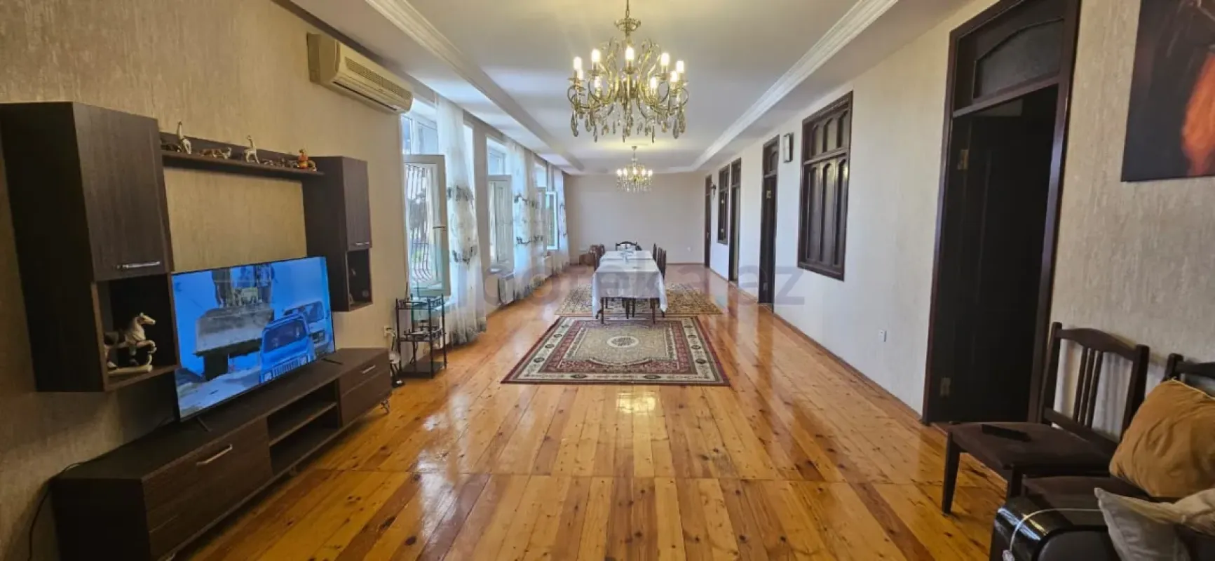 Satılır 8 otaqlı həyət evi 350 m²