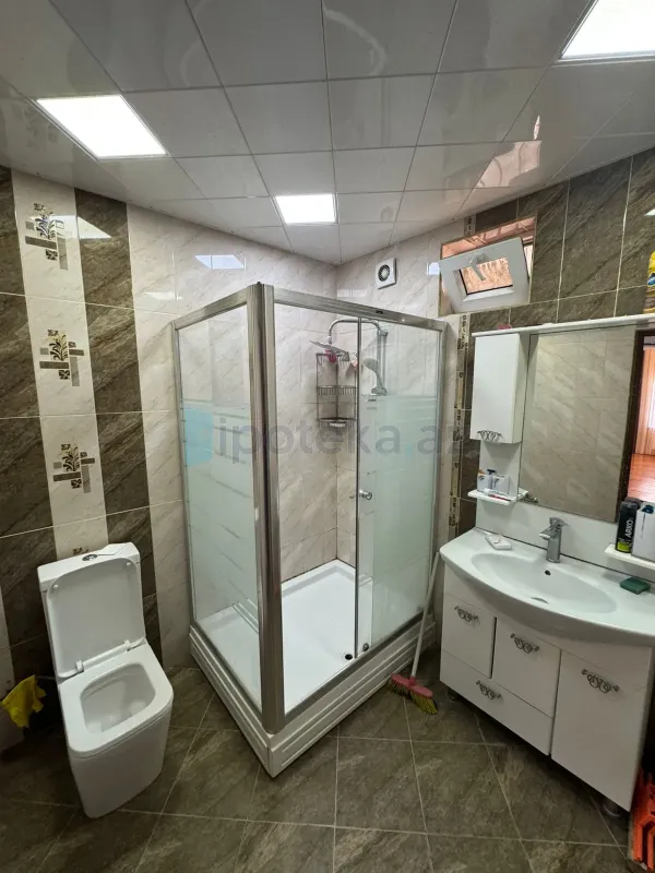 Satılır 7 otaqlı həyət evi 175.2 m²