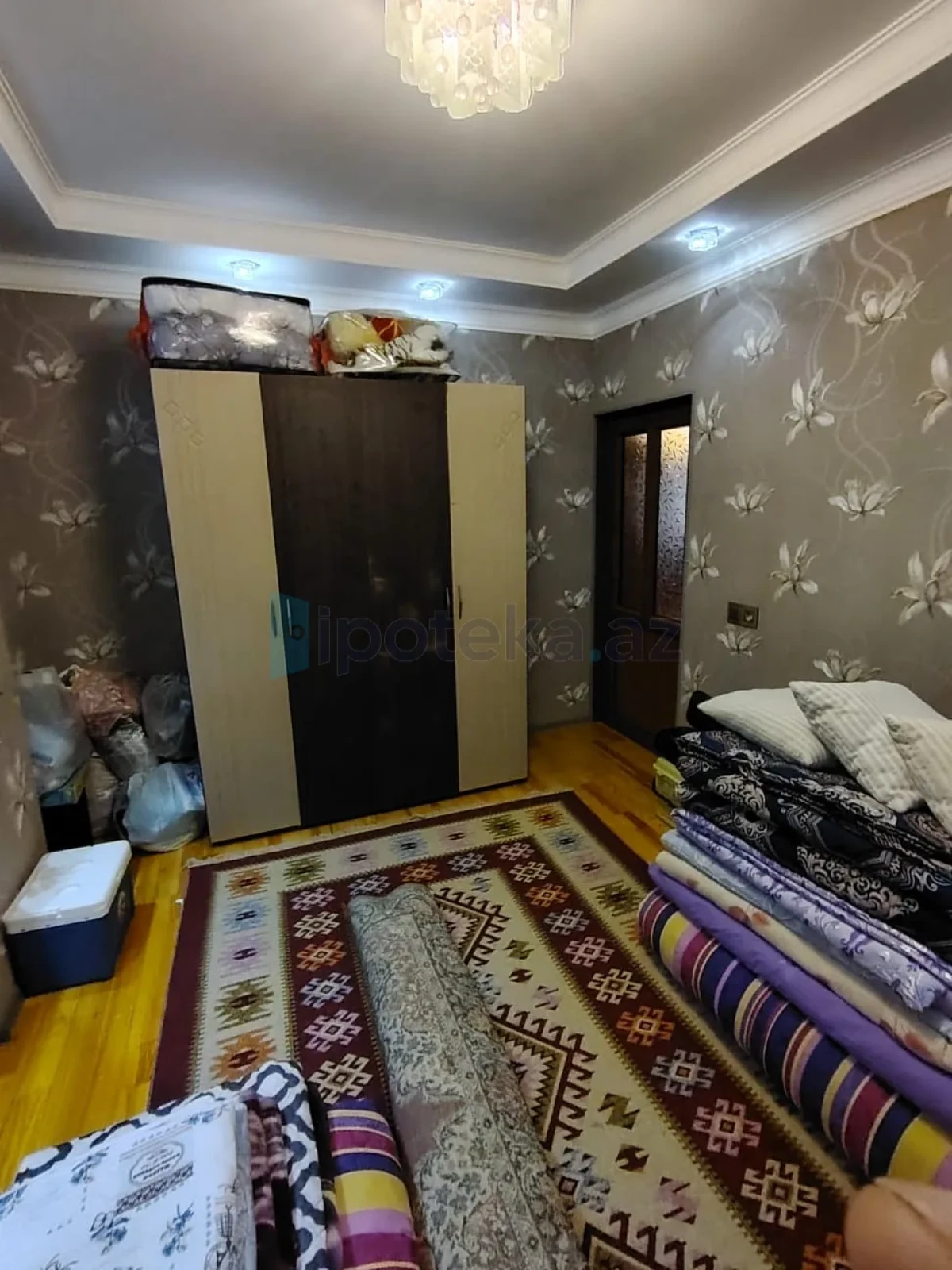 Satılır 4 otaqlı köhnə tikili 95 m²
