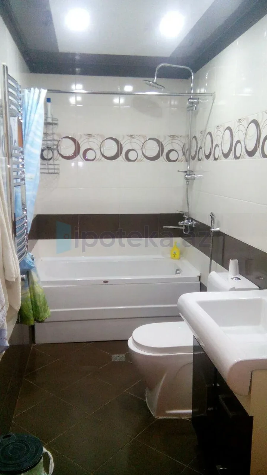 Satılır 3 otaqlı köhnə tikili 100 m²