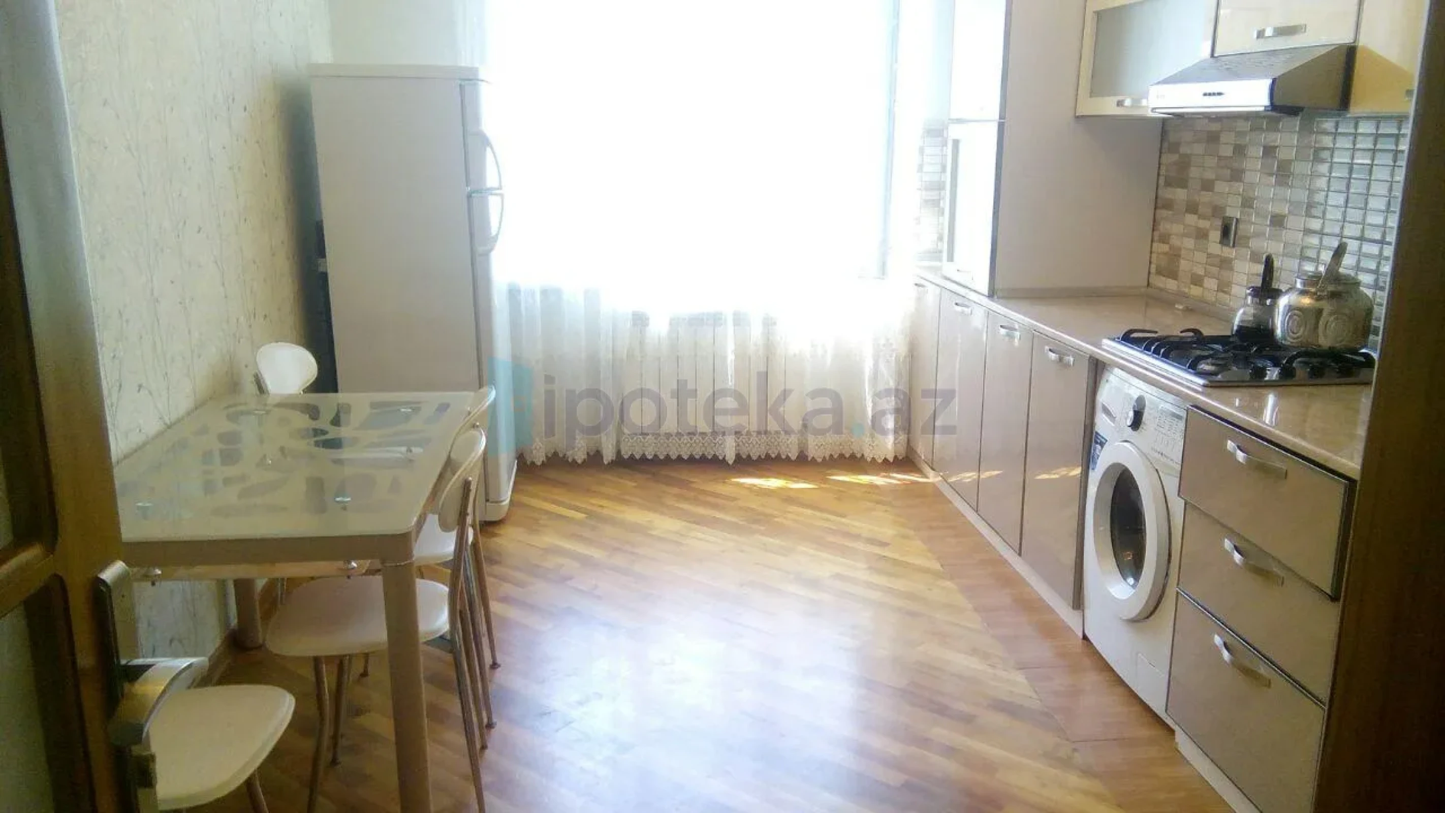 Satılır 3 otaqlı köhnə tikili 100 m²