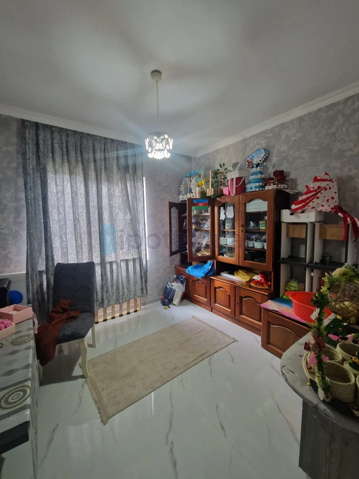 Satılır 4 otaqlı köhnə tikili 95 m²