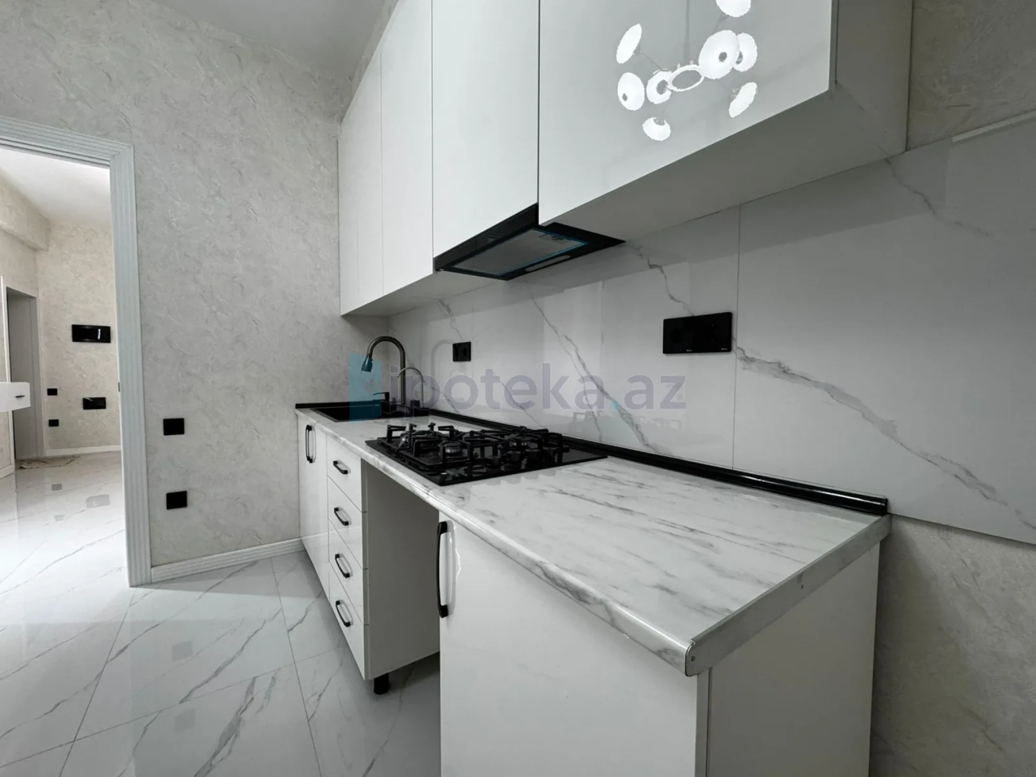 Satılır 3 otaqlı yeni tikili 98 m²