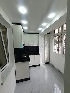 Satılır 3 otaqlı köhnə tikili 60 m²